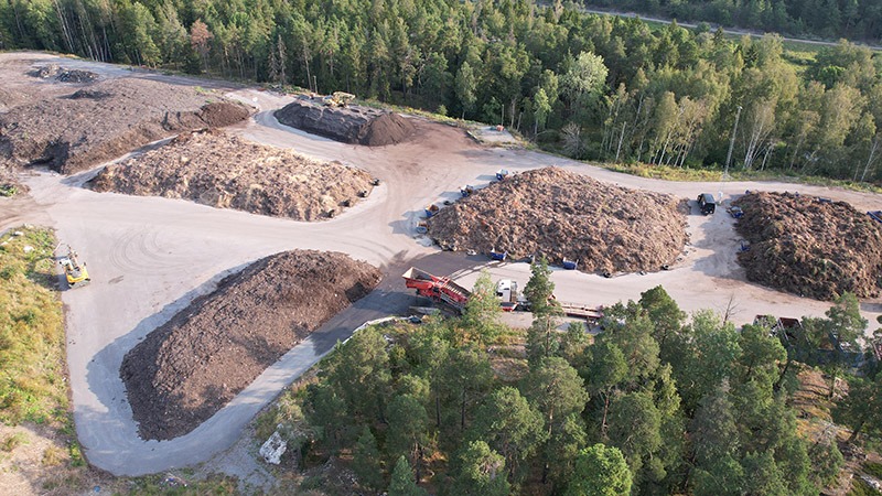 Så förvandlar PreZero trädgårdsavfall till svart guld
