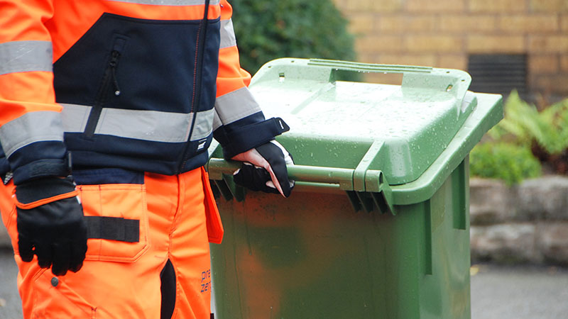 Heja alla ni som plockar skräp idag!