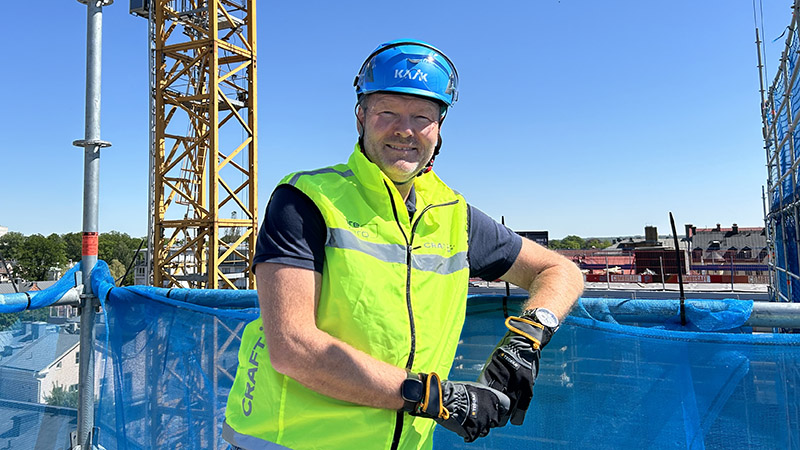 Björn jobbar med byggbranschen