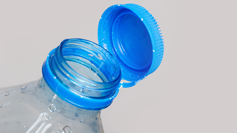 Nu måste plastkorkarna sitta fast